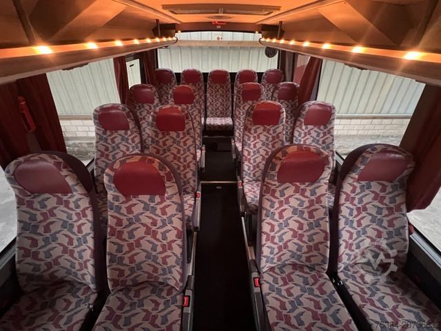 Bus pariwisata MERCEDES-BENZ Medio 4.2 D 130 kw 26 Sitze Dachklima Ahk Euro 3