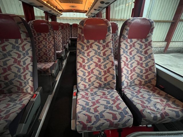 Bus pariwisata MERCEDES-BENZ Medio 4.2 D 130 kw 26 Sitze Dachklima Ahk Euro 3