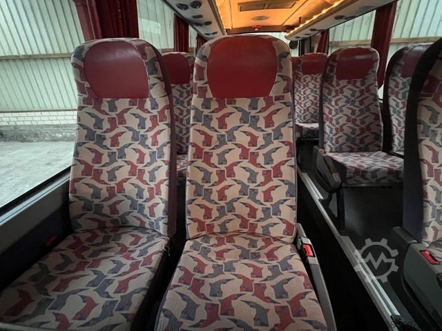 Bus pariwisata MERCEDES-BENZ Medio 4.2 D 130 kw 26 Sitze Dachklima Ahk Euro 3