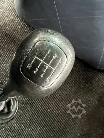 ট্যুরিস্ট কোচ MERCEDES-BENZ Medio 4.2 D 130 kw 26 Sitze Dachklima Ahk Euro 3