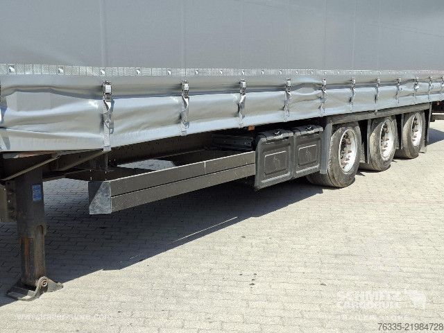 Öppen semitrailer med kapell Schmitz Cargobull Curtainsider Mega