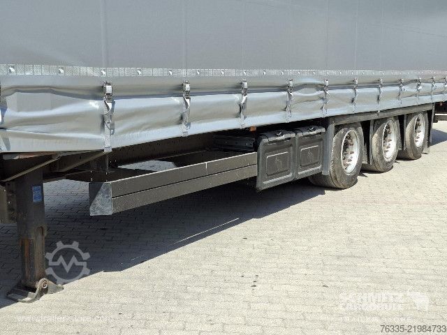 Öppen semitrailer med kapell Schmitz Cargobull Curtainsider Mega