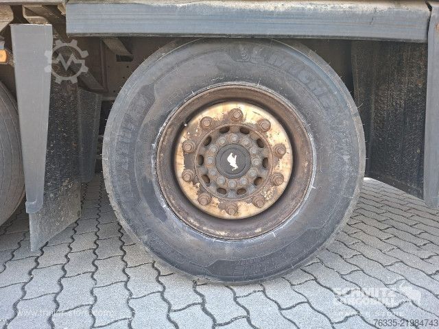 Öppen semitrailer med kapell Schmitz Cargobull Curtainsider Mega