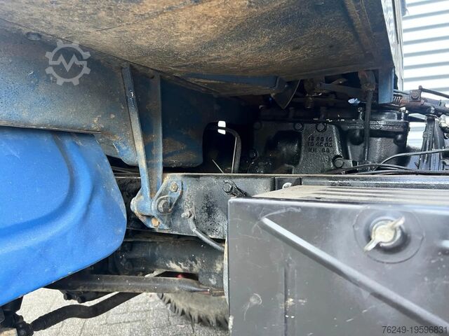 Pickup Mercedes-Benz Unimog Bosbouw lieren voor en achter