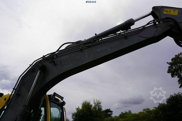 Chain excavator Volvo EC140