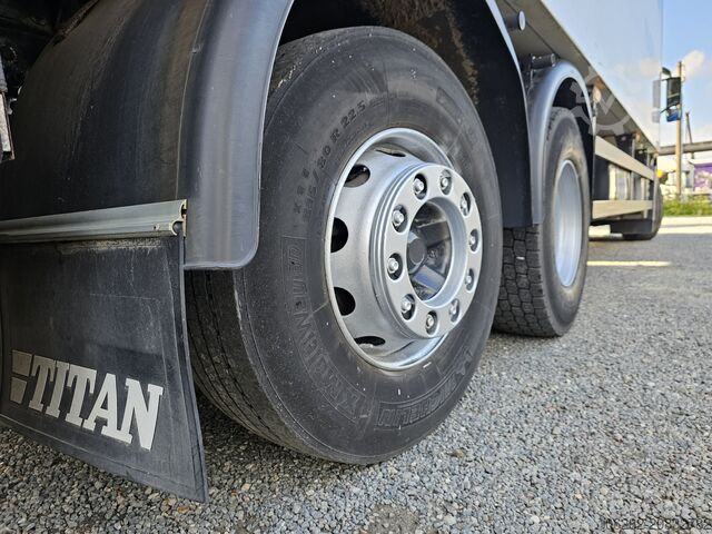 Camión con caja refrigerada VOLVO FM330 6x2 FRIGOBLOCK Multizone Lenk u. L