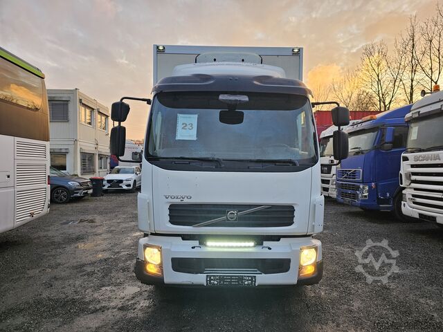Camión caja Volvo FL 240 4x2 16tons Seitentüren Koff