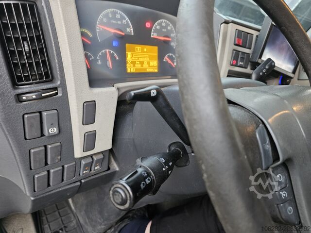 Camión caja Volvo FL 240 4x2 16tons Seitentüren Koff