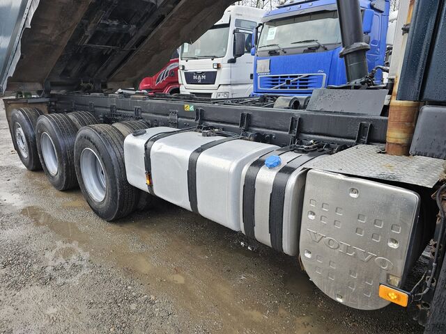 Camión volquete VOLVO FM-480-37 8x4 Kipper Ad-Blue Lift-Lenk