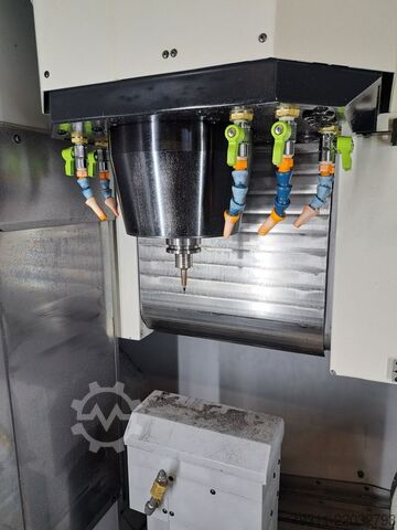 Pusat Pemesinan CNC 5 Paksi Makino V33i-5XB