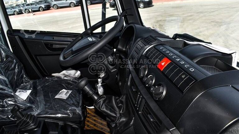 Khung xe có cabin lái IVECO EUROCARGO ML180