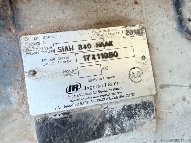 Vacuum tank truck MAN TGS 41.400 8X4 BB Naaktgeboren VP-8000 14.000 L