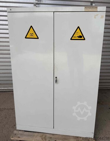 Stalen kast / Laboratoriumkast KÖTTERMANN 7710