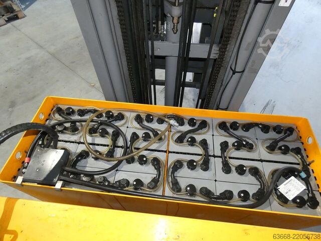 Xe nâng reach truck Jungheinrich ETV 216 - 740 DZ