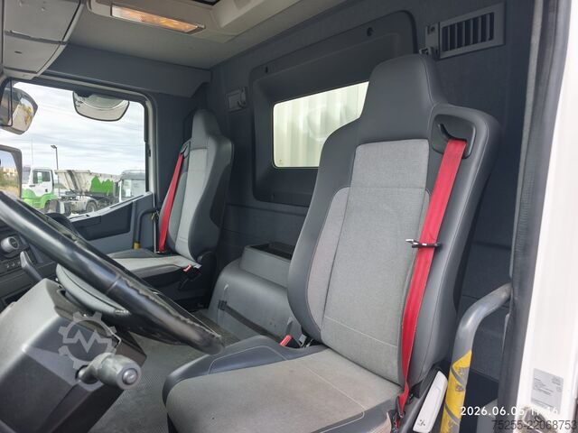 Trak rata dengan terpal RENAULT 26.380 C 6X2 EURO 6