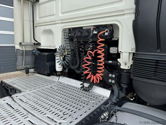 SZM tiêu chuẩn DAF XF480 FTG 6x2T Steering- Lift Axle