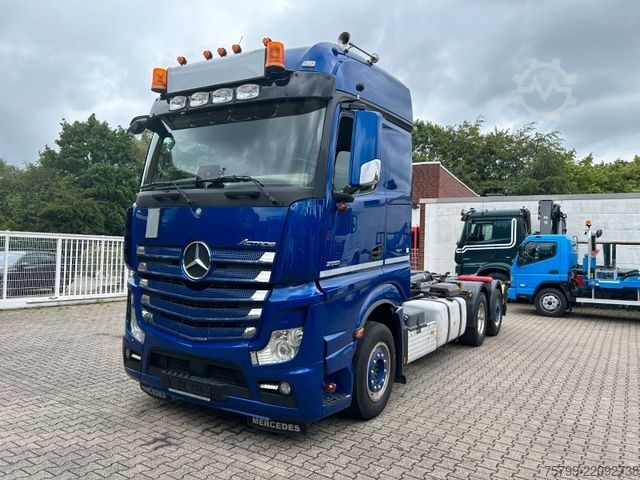 卷臂钩自卸卡车 MERCEDES-BENZ 2551 Actros MEILLER Abroller 6x2