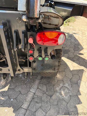 नगरपालिका वाहन / उपकरण धारक Holder C 250
