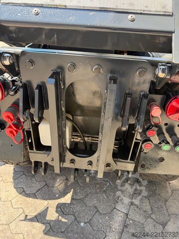 नगरपालिका वाहन / उपकरण धारक Holder C 250