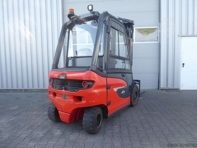 इलेक्ट्रिक 4 व्हील फोर्कलिफ्ट Linde E30-01