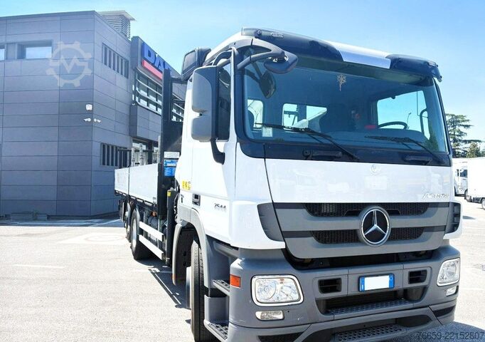 Auto-dizalica montirana na kamionu MERCEDES-BENZ Actros 2544 cassonato + gru Bonfiglioli