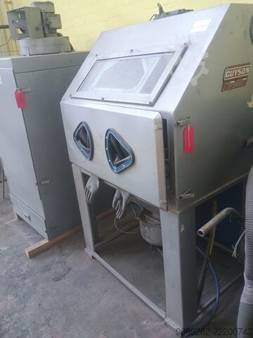 Manual blast cabinet with dust extractor Guyson GE6
