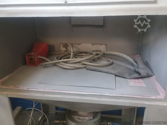 Manual blast cabinet with dust extractor Guyson GE6