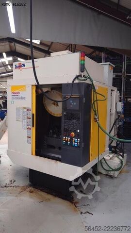 Vertikalbearbeitungszentrum FANUC ROBODRILL Alpha-D21MiB5