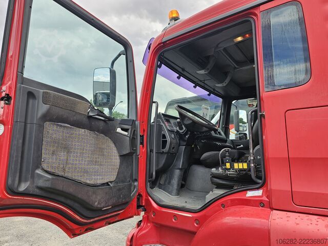 TGA 35.463 FDLC 8x4 suspensi daun/udara dengan gandar kemudi MAN TGA 35.463 FDLC 8x4 Blatt/Luft Lenkachse