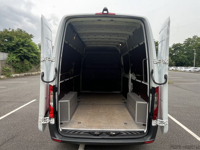 Tovornjak z zabojnikom Mercedes-Benz Sprinter 211 CDI Kasten Ho&La Klima