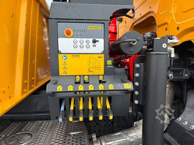 Γερανός τοποθετημένος σε φορτηγό MERCEDES-BENZ AROCS 1843 4x2 Kipper Kran Palfinger PK12.501