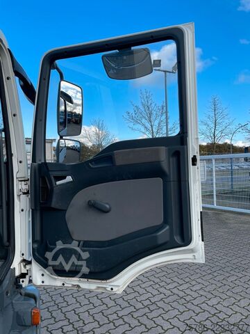 Transportador con plataforma y toldo MAN TGL 8.210 BB Pritsche/ 2xAHK+Öl/ NL  2.9t