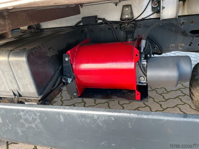 Transportador con plataforma y toldo MAN TGL 8.210 BB Pritsche/ 2xAHK+Öl/ NL  2.9t