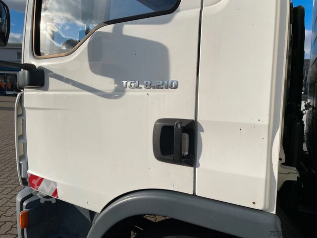 Transportador con plataforma y toldo MAN TGL 8.210 BB Pritsche/ 2xAHK+Öl/ NL  2.9t