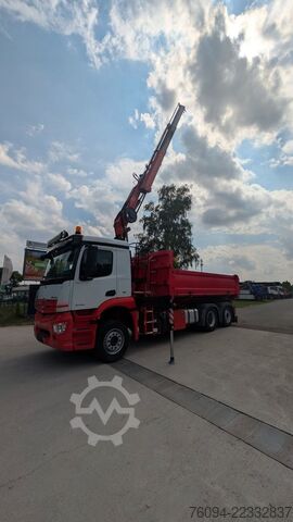Kiper kamion MERCEDES-BENZ Arocs 2532 Kipper Bordmatik KRAN lift/lenk
