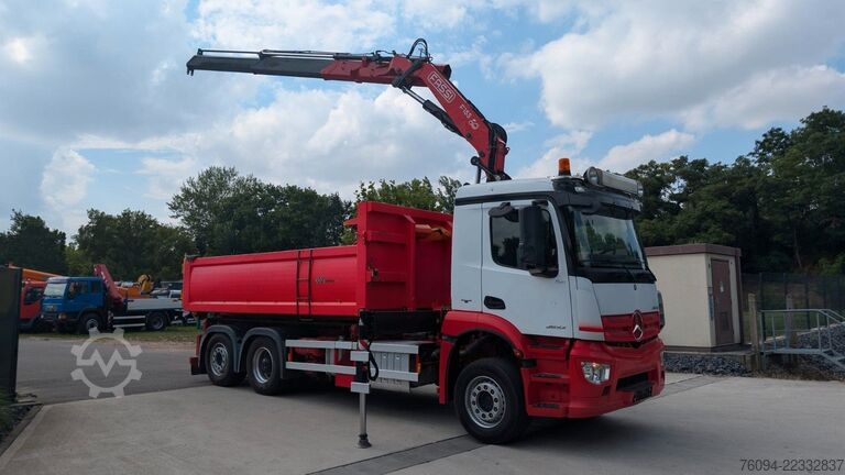 Kiper kamion MERCEDES-BENZ Arocs 2532 Kipper Bordmatik KRAN lift/lenk