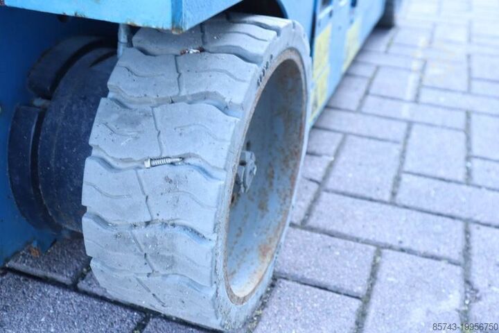 Thang máy cắt kéo Genie GS1932 Electric, Working Height 7.8 m, 227kg Capac