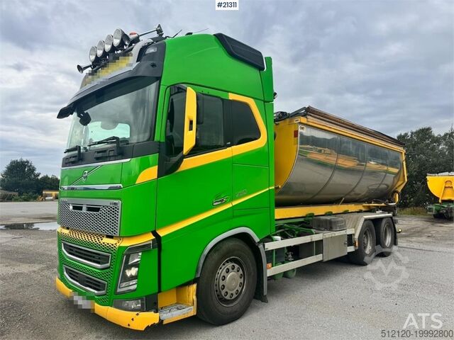 Koukkuvarsijärjestelmä Volvo FH16 750 6x2 Hook truck.