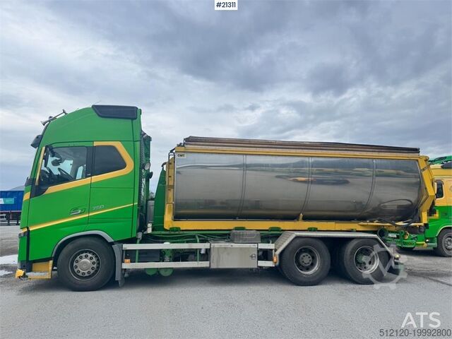 Koukkuvarsijärjestelmä Volvo FH16 750 6x2 Hook truck.