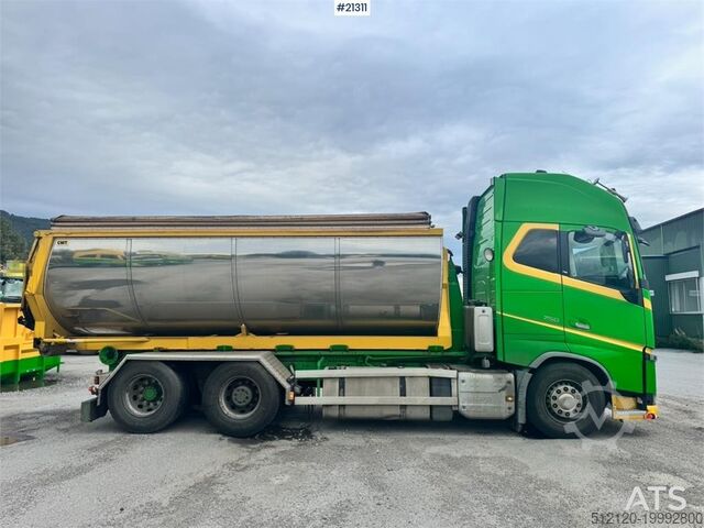 Koukkuvarsijärjestelmä Volvo FH16 750 6x2 Hook truck.