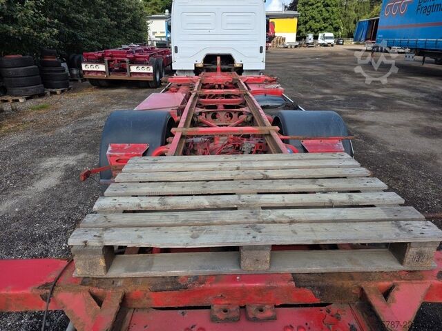 Camion porte-caisses amovibles MERCEDES-BENZ 1524 BDF mit Klima, Ladebordwand, 2 x Bett