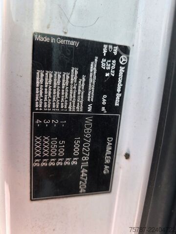 Camion porte-caisses amovibles MERCEDES-BENZ 1524 BDF mit Klima, Ladebordwand, 2 x Bett
