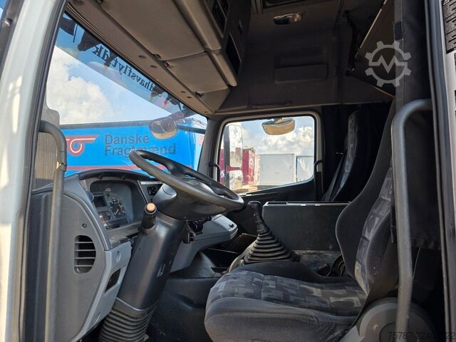 Camion porte-caisses amovibles MERCEDES-BENZ 1524 BDF mit Klima, Ladebordwand, 2 x Bett