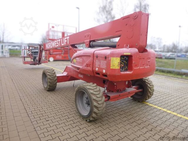 Zglobna teleskopska radna platforma JLG E 600 JP