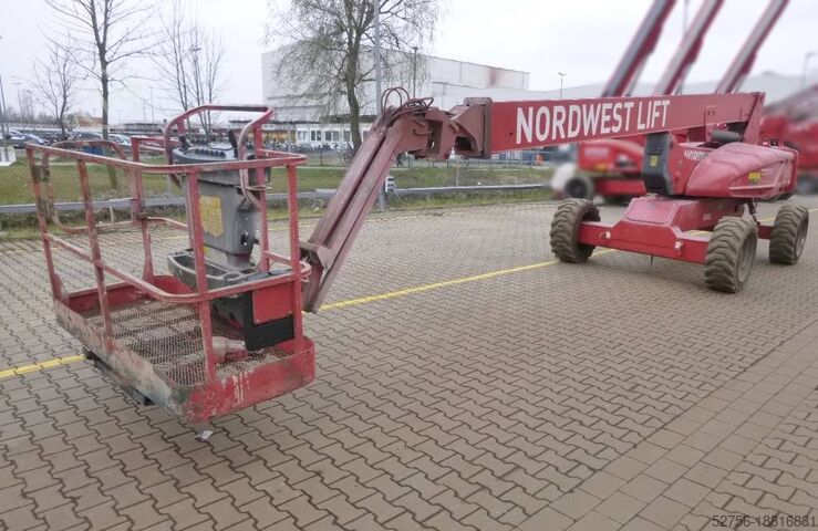 Zglobna teleskopska radna platforma JLG E 600 JP