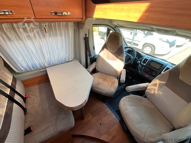 Kamper GLOBECAR Globescout - Festbett - Markise - Klima - AHK -
