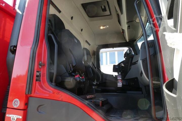 Lastbilsmonterad kran MERCEDES-BENZ Antos 1830 L Pritsche Heckkran Funk