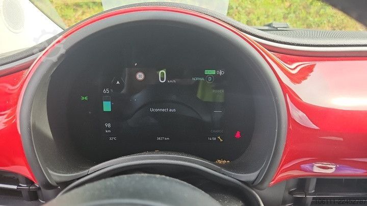 فان FIAT 500 e Red Paket Komfort