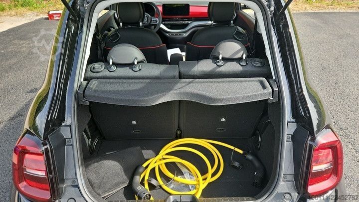 فان FIAT 500 e Red Paket Komfort