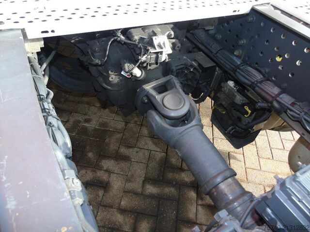 Estándar-SZM Mercedes-Benz Actros 1933 + SPOILER